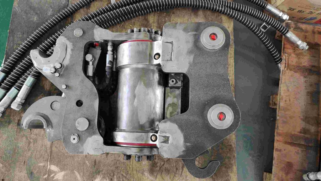 DM02 tilting quick hitch4