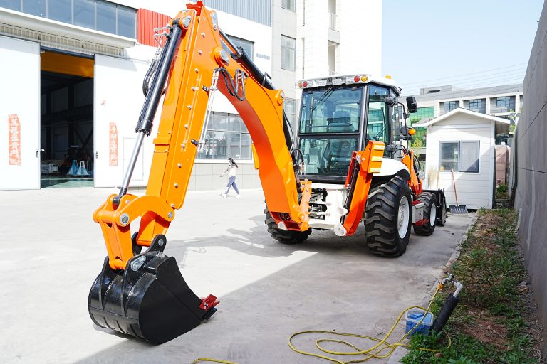DM40-28 backhoe (6)