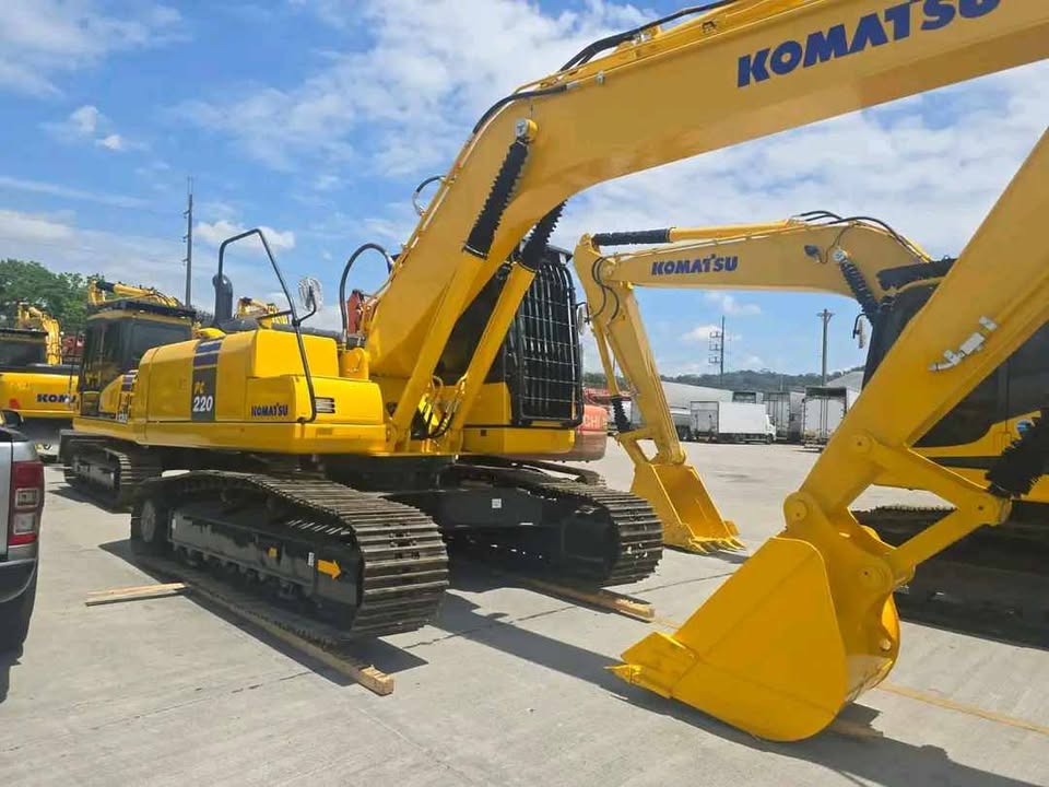 KOMATSU