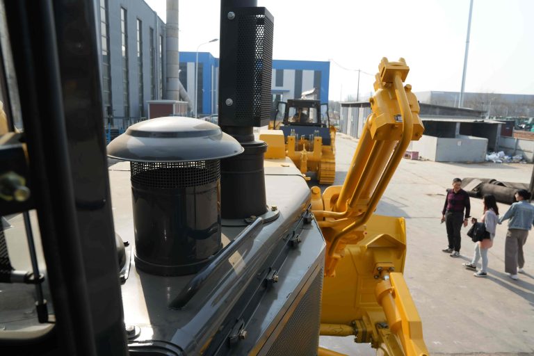 DM32 Bulldozer (20)