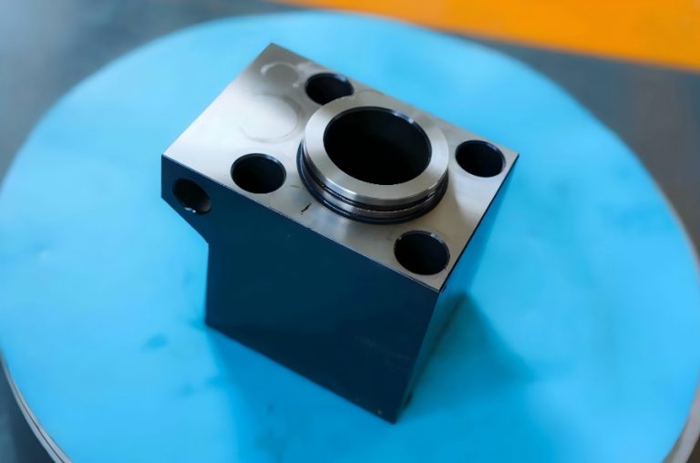 Nitrogen Chamber in Hydraulic Breaker