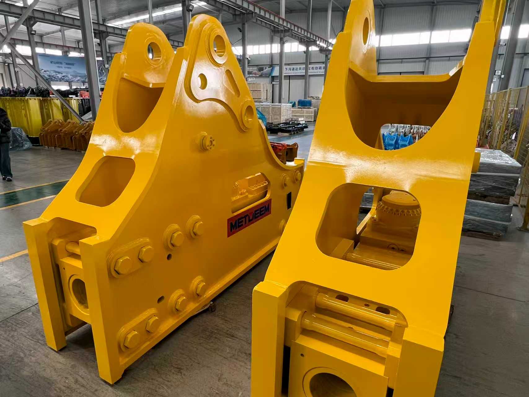 Light Heavy-Duty Breaker