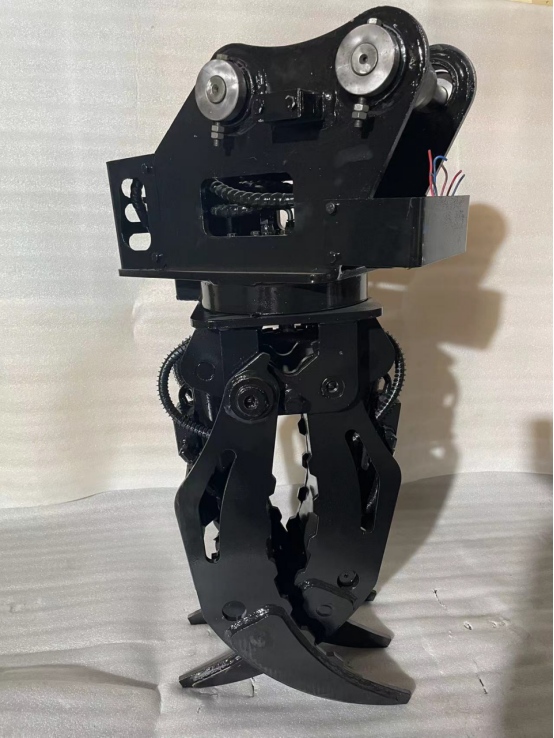 Black hydraulic rotating wood grapple for excavator