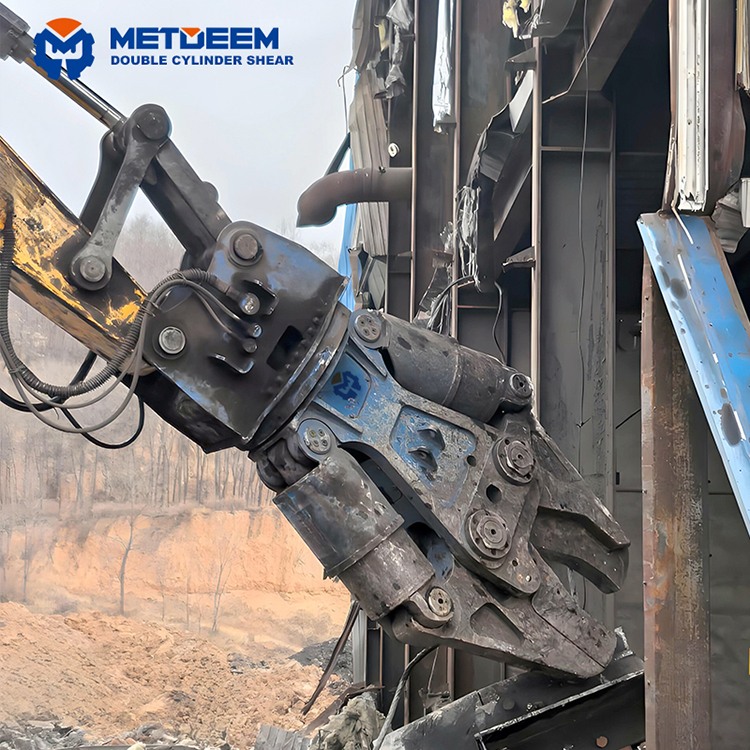 Double-Cylinder-Shear designed for heavy metal disassembly
