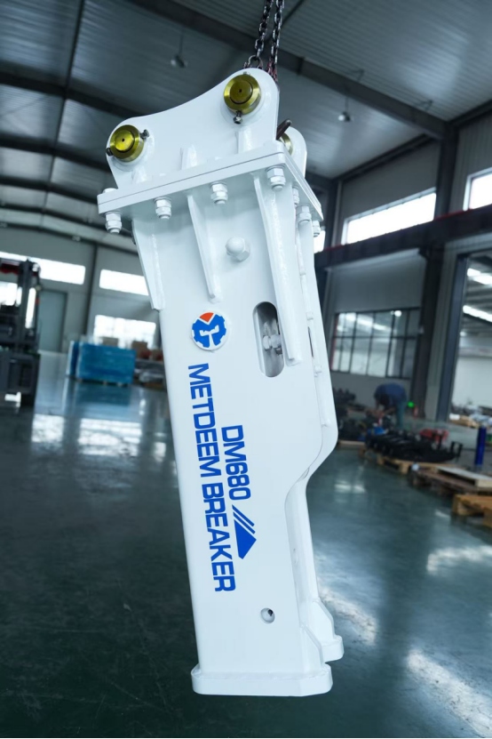 White box-type hydraulic breaker DM680, factory setting
